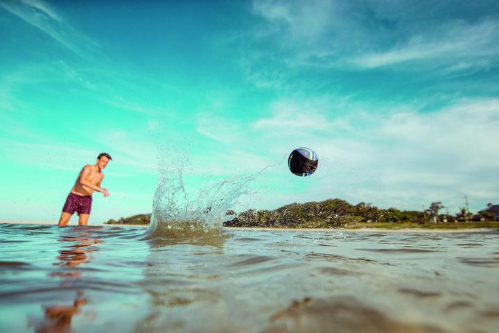 Produktbild Sunflex Waboba-Ball Pro 6.5cm Neopren 98 g. springt auf dem Wasser