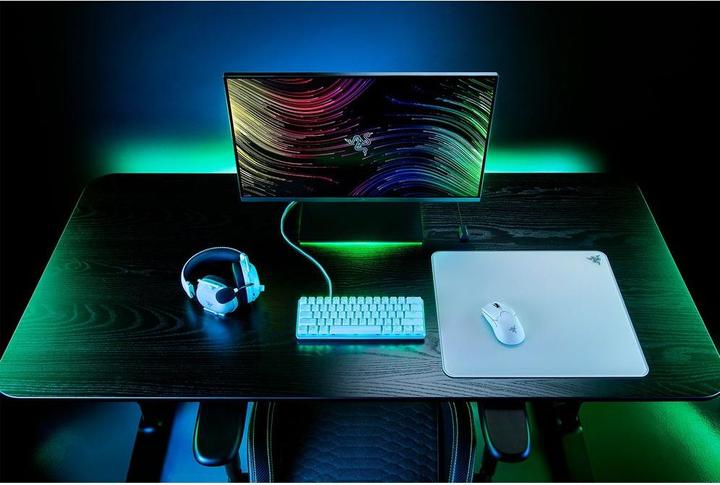 Actual product image Razer Atlas (L)