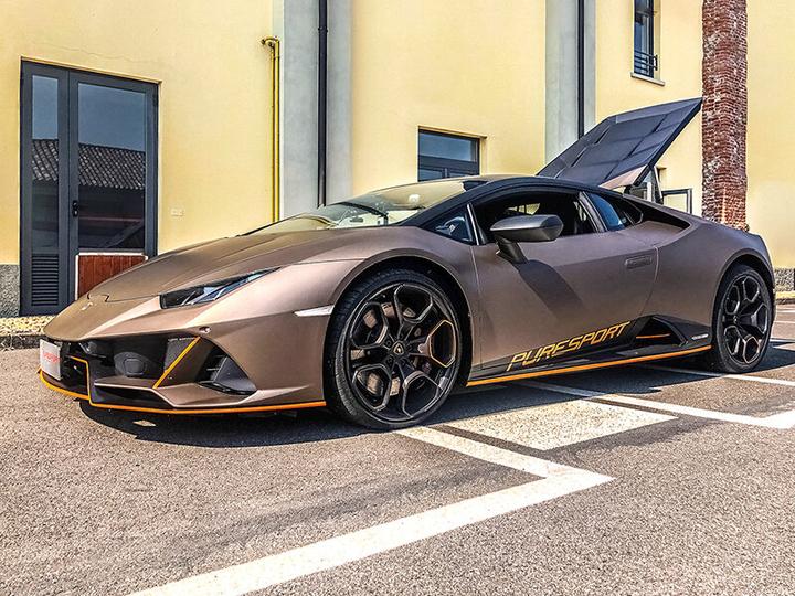Produktbild Smartbox Lamborghini Huracán EVO Testfahrt: 2 Runden auf der Rennstrecke von Mugello (1 Pers.)