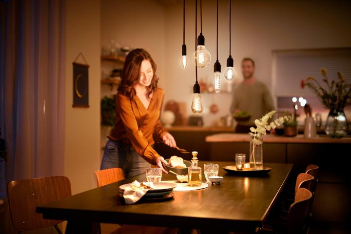 Produktbild Philips Lampe (E27, 5 W, 250 lm, 1 x, F)