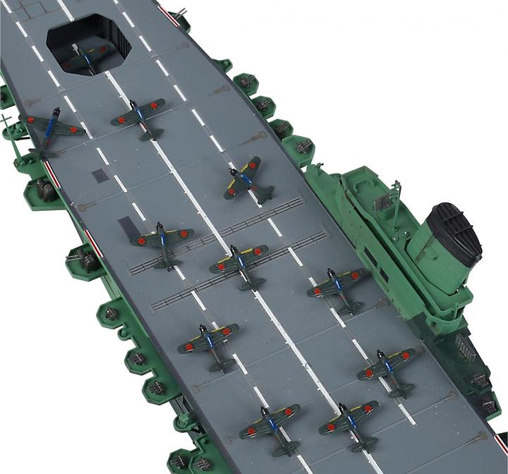 Actual product image Tamiya 1:700 JPN Shinano Aircraft Carrier WL