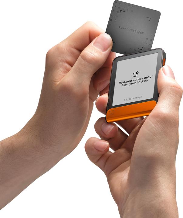 Actual product image Ledger Flex - Bitcoin Orange inkl.Recovery Key (Bitcoin, Ethereum Classic)