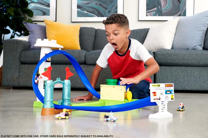 Actual product image Hot Wheels Mario Kart Circuit Slam Race Track