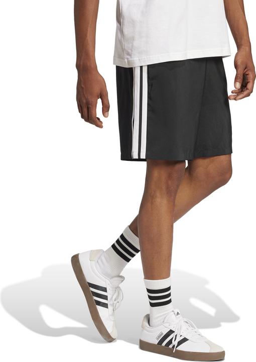 Image du produit adidas Herren Essential Three Stripes Chelsea Base Short, Black/White, M (M)