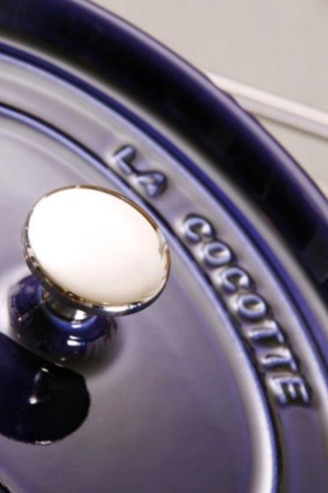 Actual product image Staub Cocotte (22 cm, Casserole + Stewpot, Cast iron)