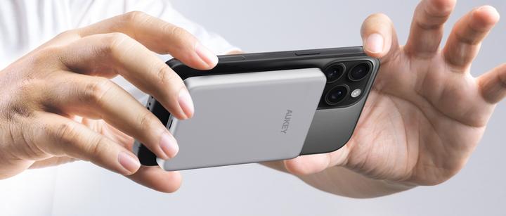 Produktbild Aukey MAG FUSION SLIM - Powerbank (5000 mAh, 18 W, 18 Wh)