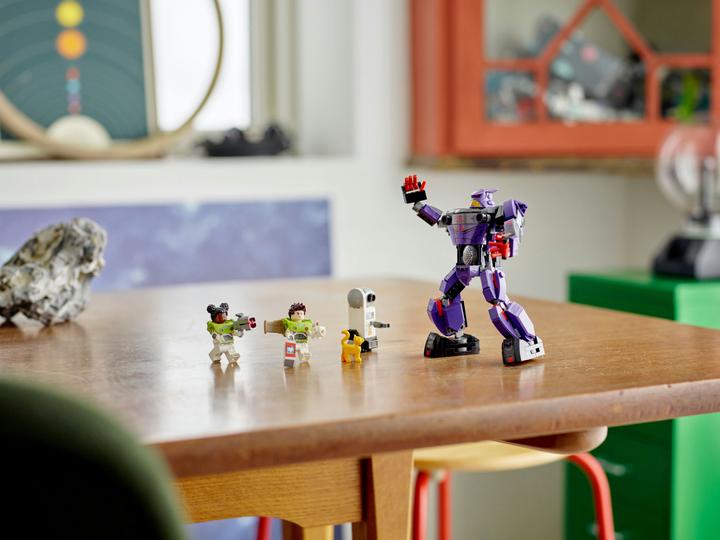 Actual product image LEGO Duel with Zurg (76831, LEGO Disney)