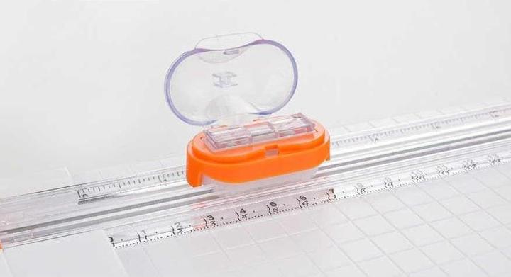 Actual product image Peach Rotary cutter A4 3in1 3 cutting modes PC200-10 white (5 Sheets, A4)