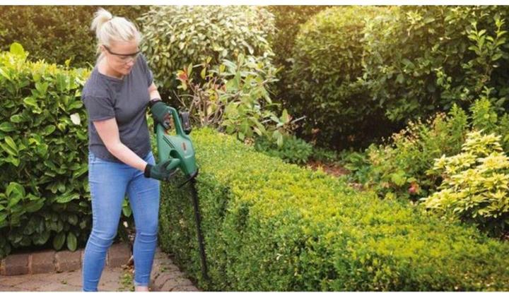 Produktbild Bosch Home & Garden Heckenschere UniversalHedgeCut 50 (Elektroheckenschere)