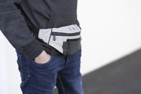 Immagine prodotto Troika REFLECTIVE BAG Sac banane réfléchissant, gris/noir