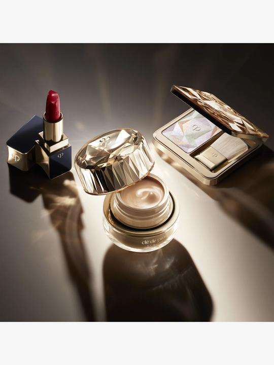 Actual product image Clé De Peau The Foundation B30 (B30 - Medium Beige)
