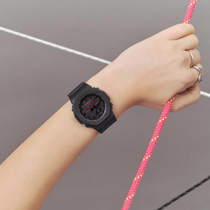 Produktbild Casio GMA-P2100SA-1A1ER (Chronograph, Sportuhr, Digitaluhr, Analoguhr, 40 mm)