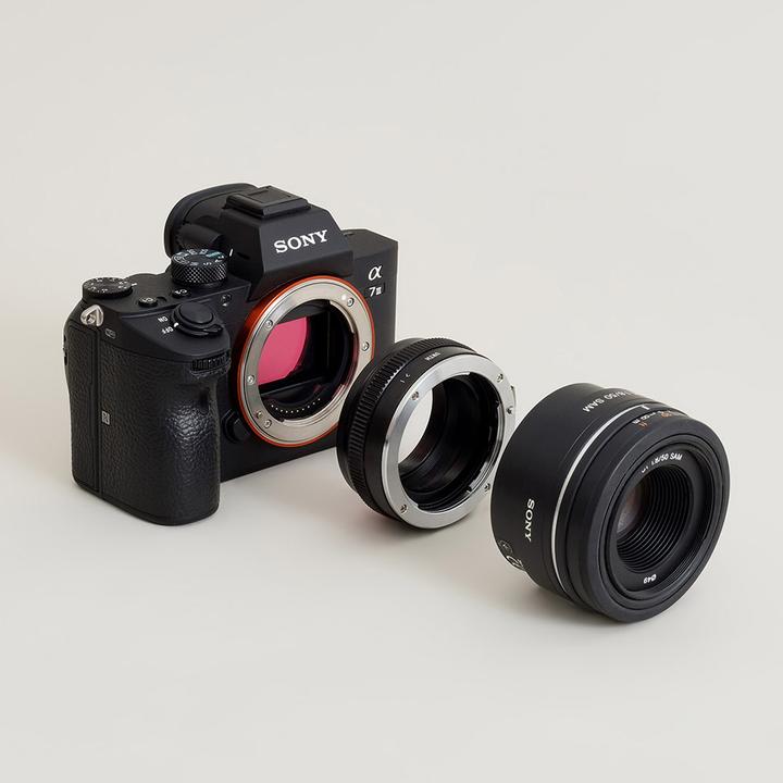 Image du produit Urth Objectif Sony A (Minolta AF) sur boîtier Sony E