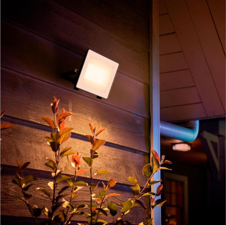 Produktbild Philips Outdoor Ultra-Efficient Flutlicht Lois (2600 lm, IP65)