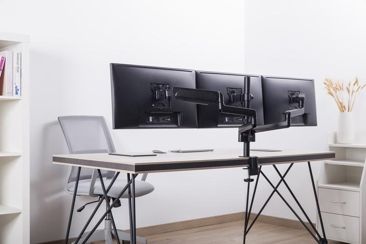 Produktbild Gembird Biurkowe ramię na 3 monitory - regulowane 17-32inch obciążenie do 7kg (Tisch, 27")