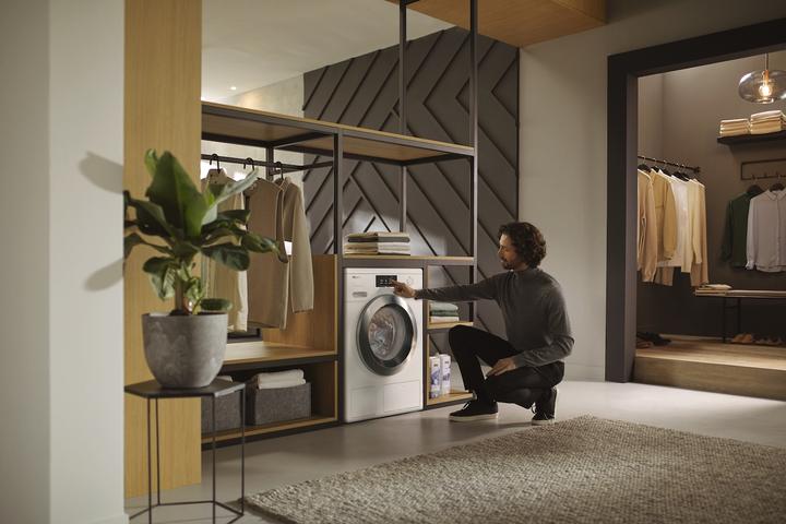 Actual product image Miele WCR 800-60 CH g (9 kg, Right)