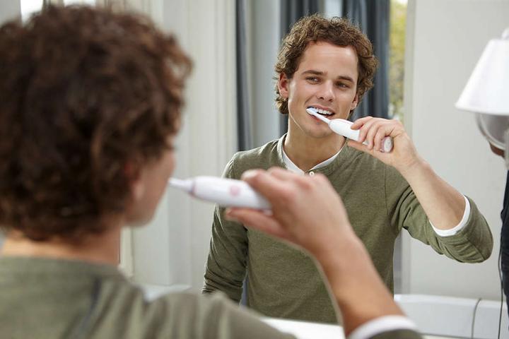 Immagine prodotto Philips CleanCare+ (Spazzolino sonico)