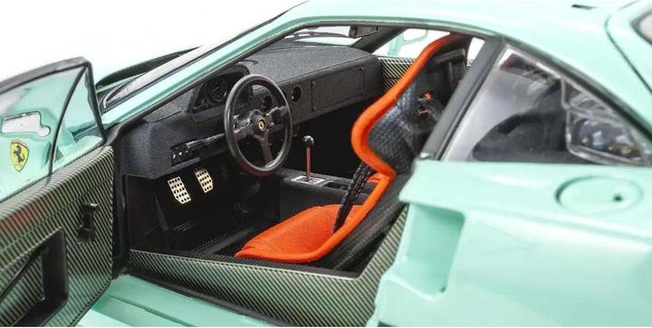 Actual product image Kyosho Ferrari F40 1987 Mint Grün, 1:18