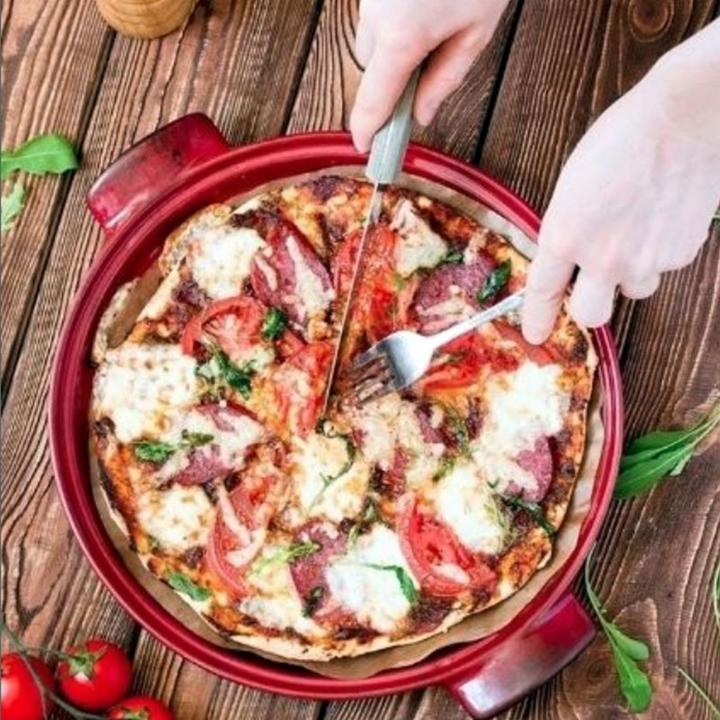 Image du produit Emile Henry Pierre à pizza Ø 36,5 cm ronde, rouge