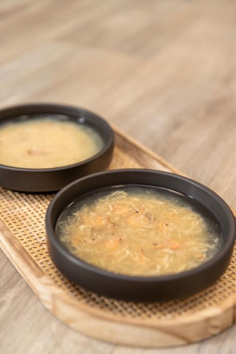 Produktbild Trixie Katzen-Nahrungsergänzung Salmon Soup, Huhn und Lachs, 80 g (Adult, 1 Stk., 80 g)