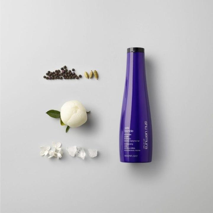 Actual product image Shu Uemura yūbi blonde anti-yellowish Purple Shampoo (300 ml, Liquid shampoo)