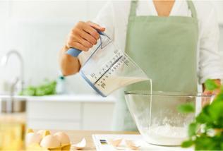 Actual product image Rotho Measuring jug Loft 12 dl, blue/transparent (1200 ml)