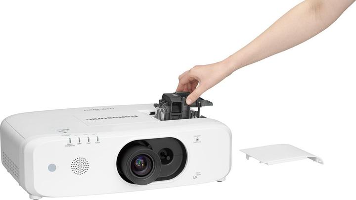 Image du produit Panasonic Pt-Fz570e (WUXGA, 4500 lm, 1.22 - 2.26:1)