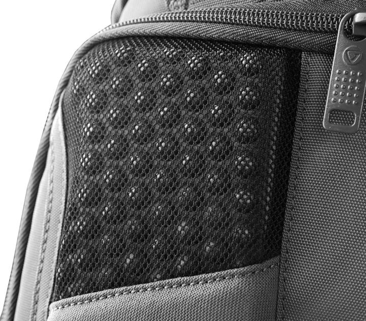 Actual product image Vanguard Veo Adaptor R44 with USB-A (Photo backpack, 15 l)