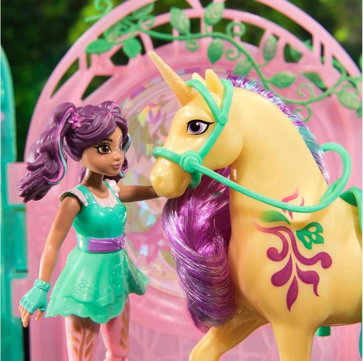 Produktbild Unicorn Academy - Small Doll Ava & Leaf Stall Spielset