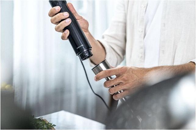 Actual product image Zwilling Enfinigy Hand Blender incl. Cup & Vacuum Lid black