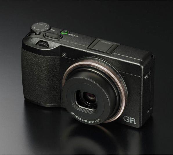 Image du produit RICOH Gr III (28 mm, 24.20 Mpx, APS-C / DX)