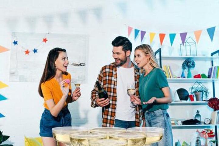 Actual product image Edco Prosecco pong