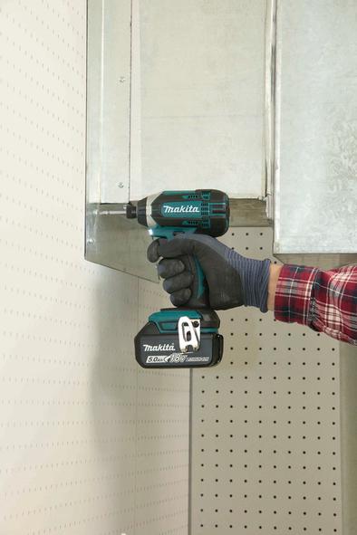 Actual product image Makita DTD152ZJ (Rechargeable battery operated)