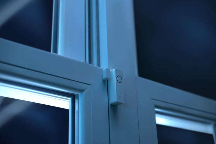 Actual product image Philips Hue Secure Contact Sensor