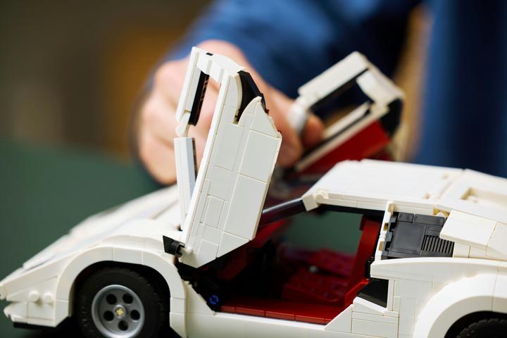 Produktbild LEGO Lamborghini Countach 5000 Quattrovalvole (10337, LEGO Icons, LEGO Seltene Sets)