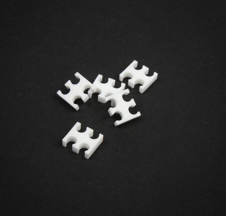 Produktbild King Mod 4-Slot Kabelkamm 4mm gross - weiss - 5er Set