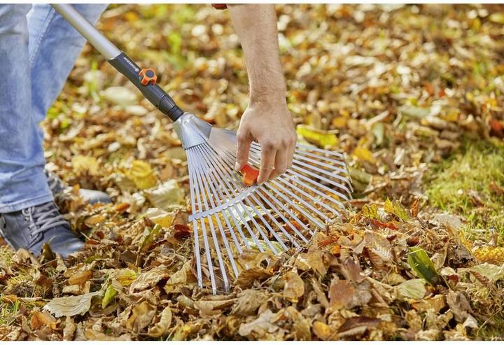 Actual product image Gardena Adjustable broom