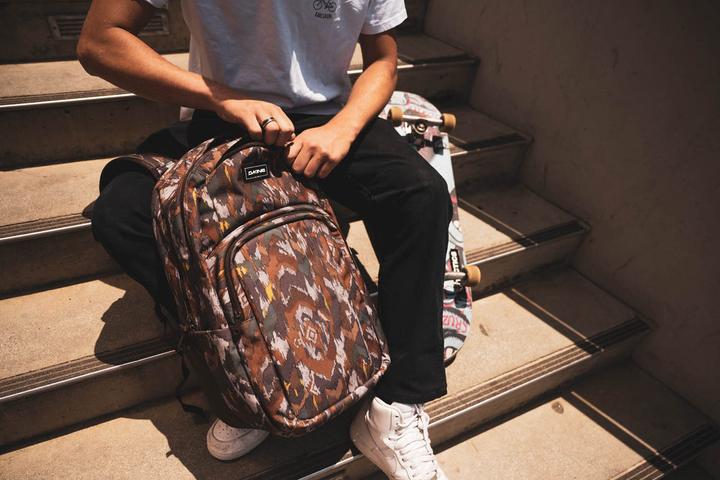 Actual product image Dakine Campus L 33 (33 l)