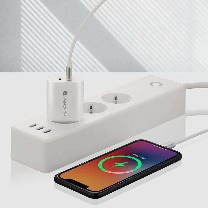 Actual product image Everactive SC-370Q Mains Charger with USB QC3.0 and USB-C PD PPS 25W (26 W)