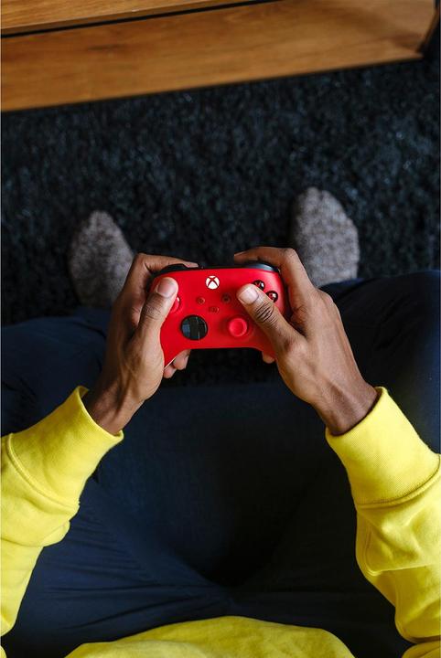 Produktbild Microsoft Xbox Wireless Controller - Pulse Red (Xbox Series S, Xbox One S, PC, Xbox One X, Xbox Series X)