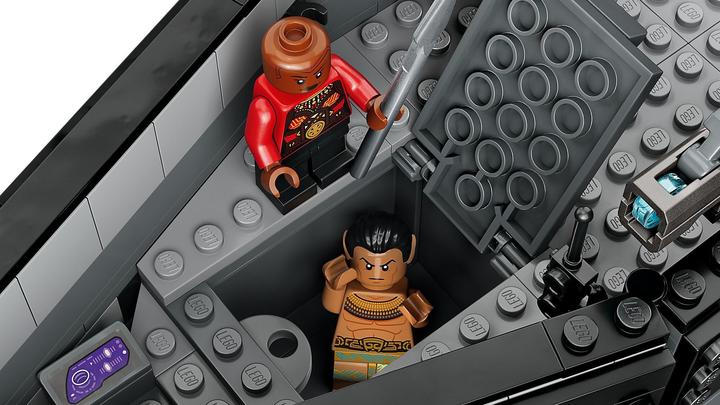 Actual product image LEGO Super Heroes - Black Panther: War on the Water (76214, LEGO Marvel)
