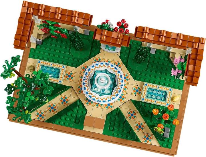 Actual product image LEGO Springbrunnen Garten (10359, LEGO Icons)