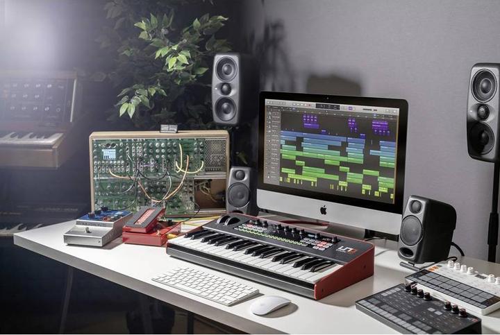 Produktbild IK Multimedia Synthesizer UNO Synth Pro