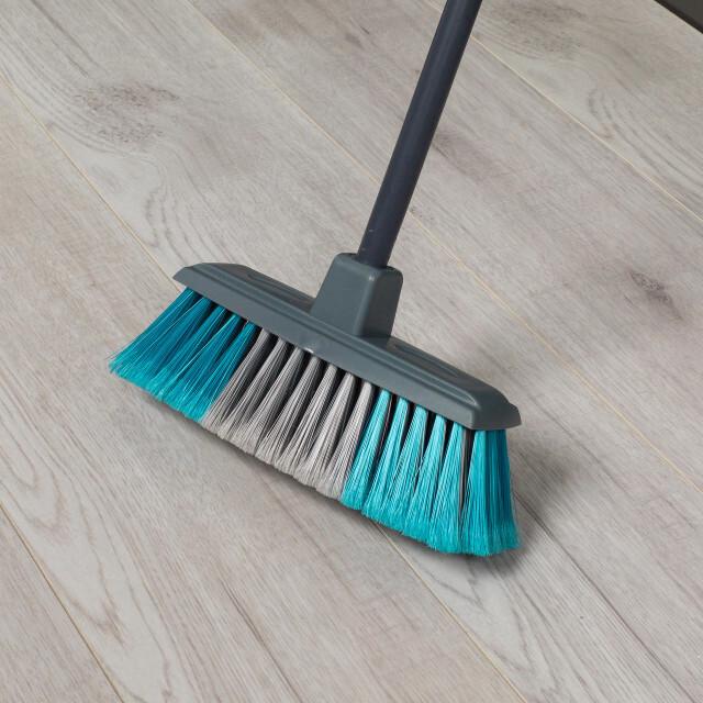 Produktbild Beldray Kehrschaufel mit langem Stiel und Besen (2 Stk.)