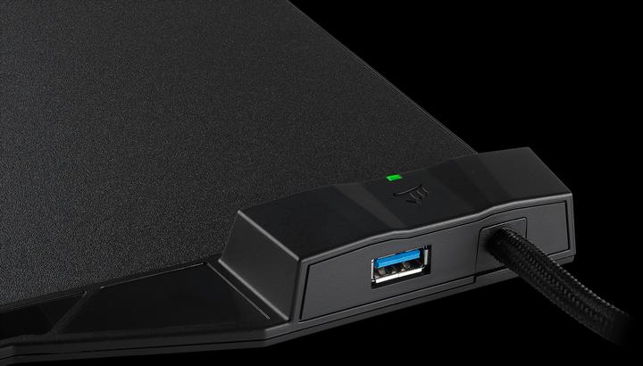 Actual product image Corsair MM1000 gaming mouse pad with wireless Qi charging zone (L)