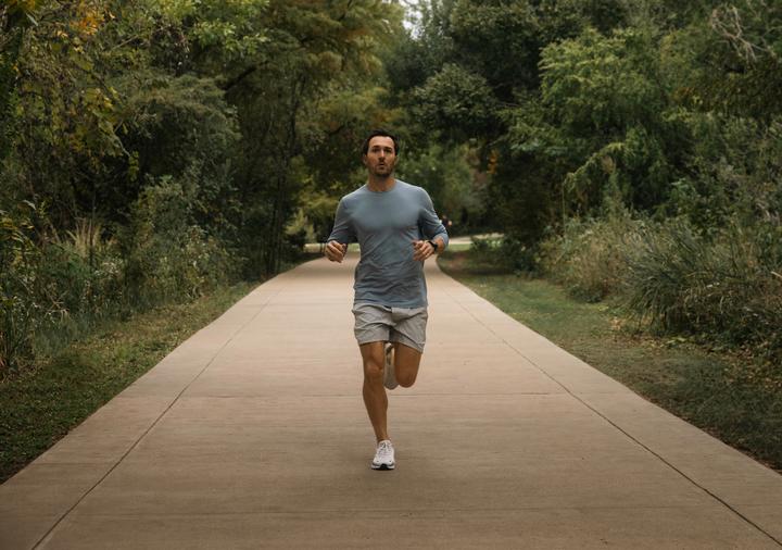 Image du produit Garmin Forerunner 165 (43 mm)