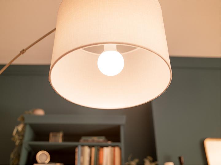 Produktbild Philips LED Lampe (E27, 7 W, 806 lm, 6 x, F)