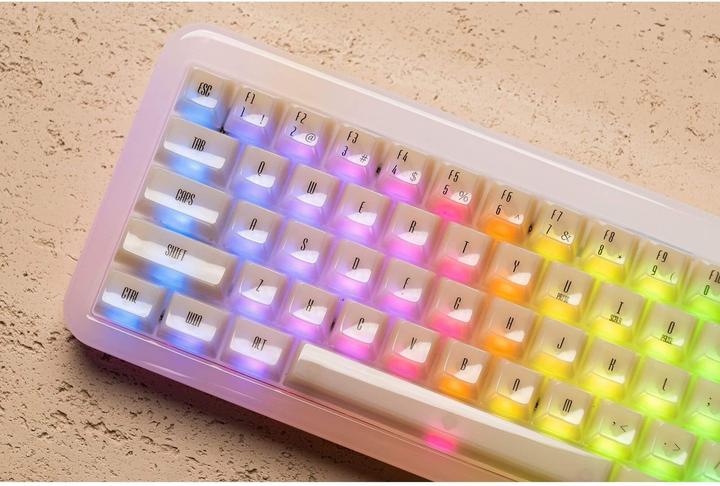 Actual product image Akko YU01 White Jade Gaming-Tastatur, RGB - 65%, V3 Piano Pro Switches (ISO) (US, Cable, Wireless)