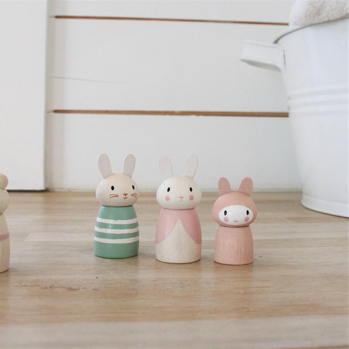 Produktbild Tender Leaf Toys Puppenhaus Hasenfamilie