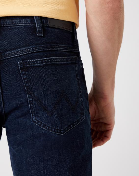 Actual product image Wrangler Authentic Straight (34)